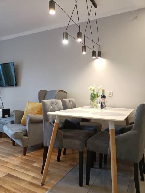 Apartment Family & Business Elegant Rynek Centrum Downtown - 2 Bedroom, Balcony, Parking *