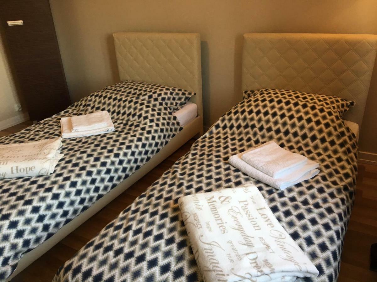 Family & Business Elegant Rynek Centrum Downtown - 2 Bedroom, Balcony, Parking * Кельце
