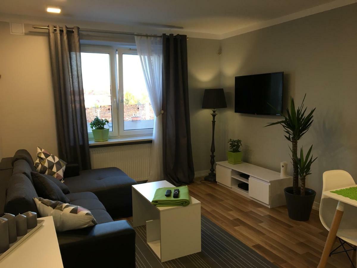 Family & Business Elegant Rynek Centrum Downtown - 2 Bedroom, Balcony, Parking Apartment Kielce