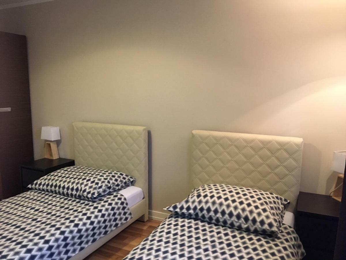 Family & Business Elegant Rynek Centrum Downtown - 2 Bedroom, Balcony, Parking Kielce